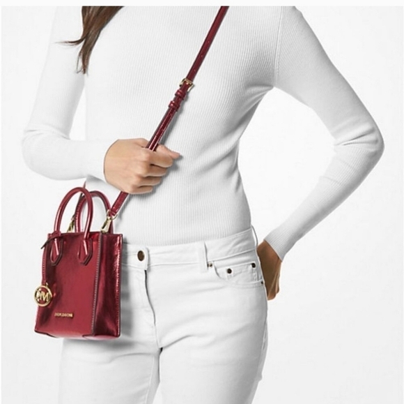 🔹️Michael Kors🔹️ Mercer Extra-Small Patent Crossbody Bag Womens Crimson Purse - Picture 3 of 4